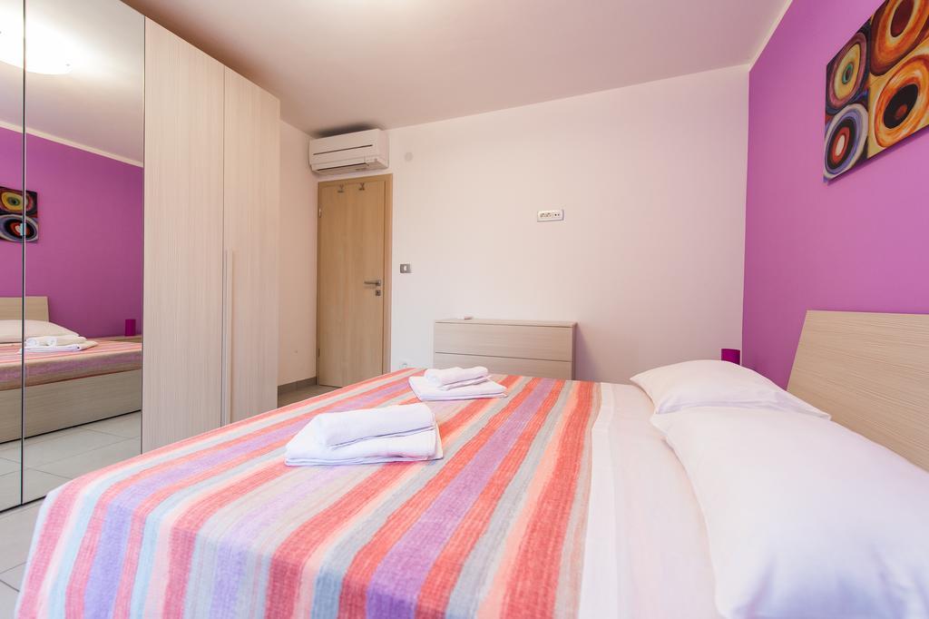 Blue Sky Apartments Rogoznica  Buitenkant foto