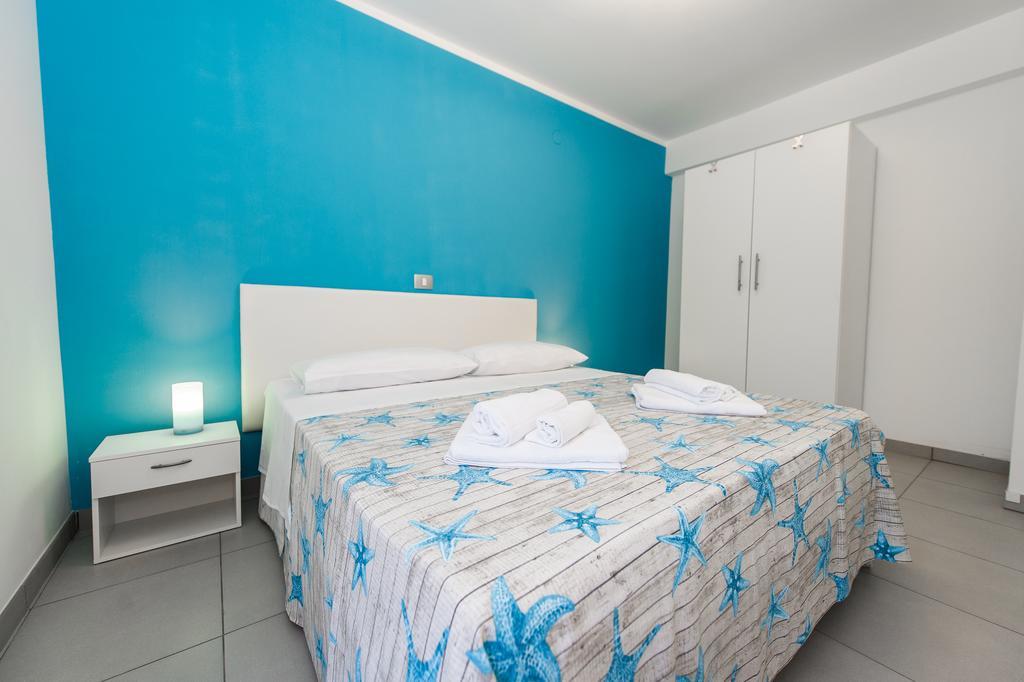 Blue Sky Apartments Rogoznica  Buitenkant foto
